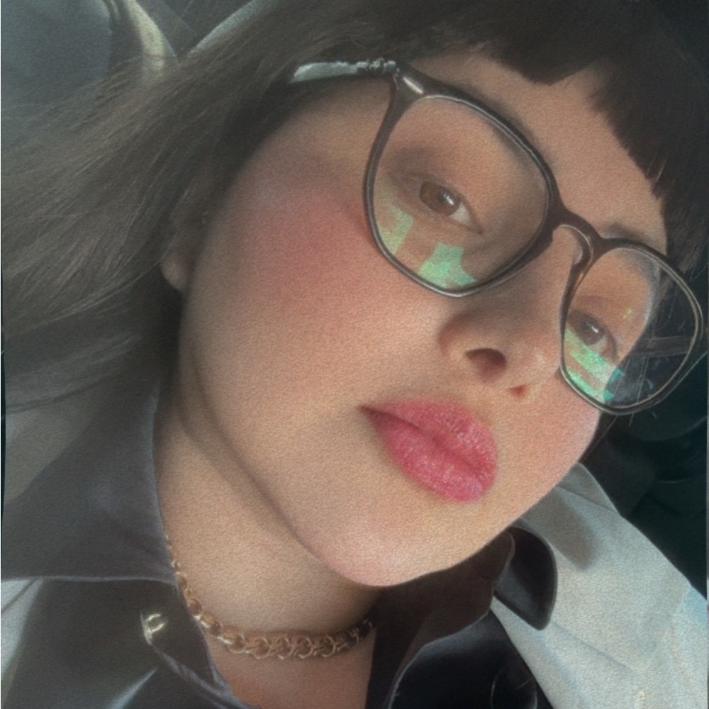 Meet your Posher, Ana